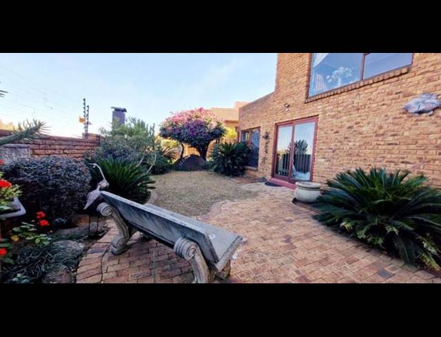 3 BEDROOM DUPLEX FOR SALE IN BASSONIA